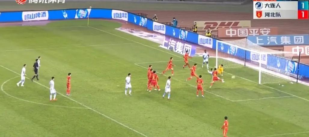 好饭不怕晚，大连人2：1河北，谢辉光芒四射照耀闫相闯