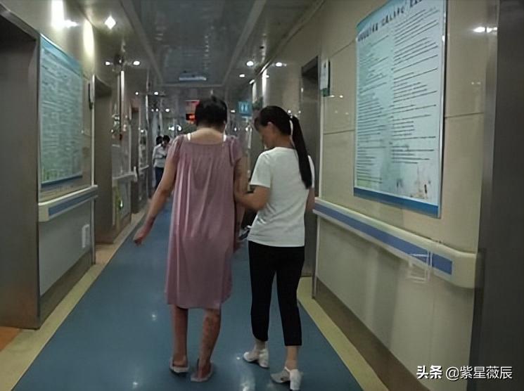 16岁女孩救弟弟严重烧伤,11岁少年救妹妹被火烧伤