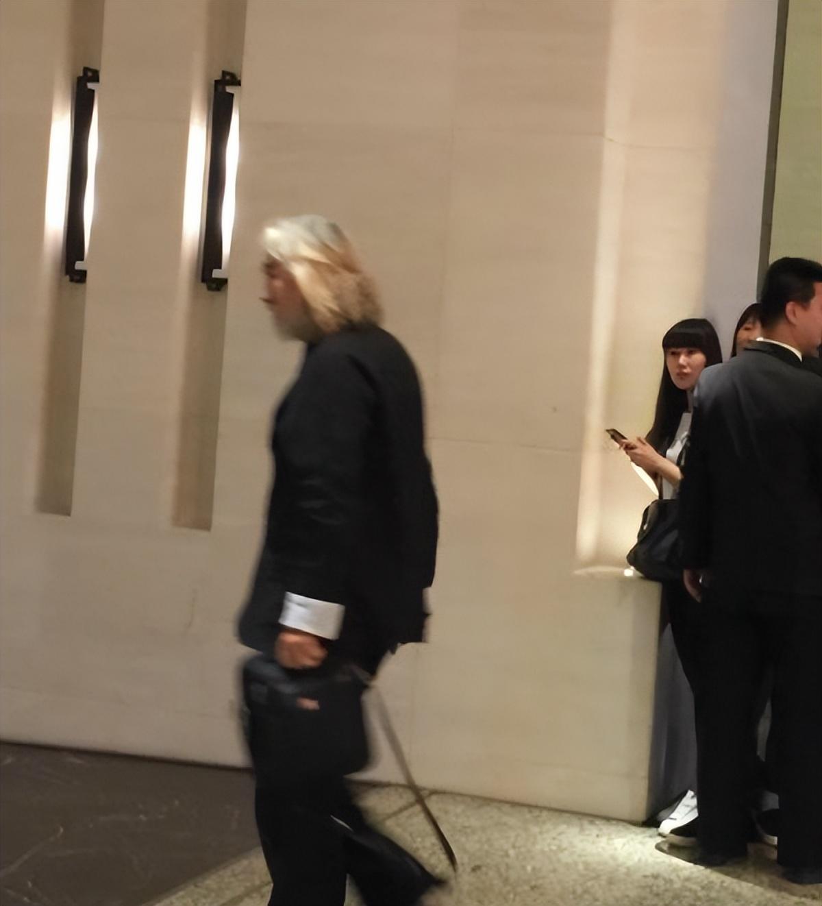 “资本弃子”杨颖：2亿婚礼成笑话，离婚后一落千丈沦为小透明