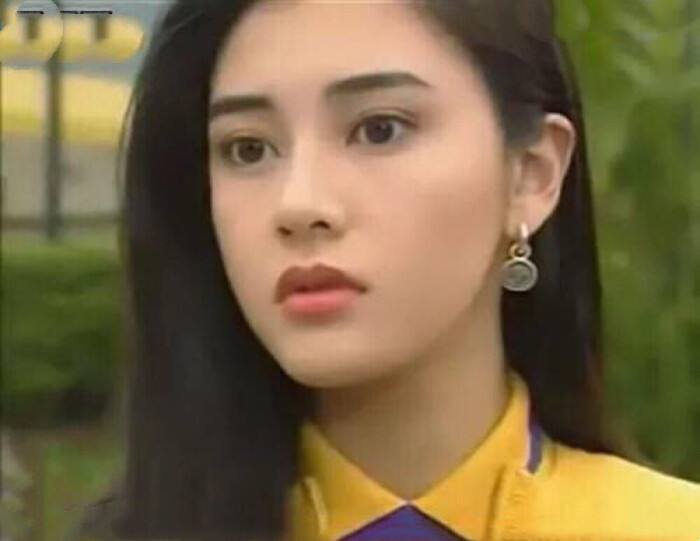 “最惨港姐”蔡少芬：6年获刘銮雄1.6亿资产，为何深得原配喜欢？