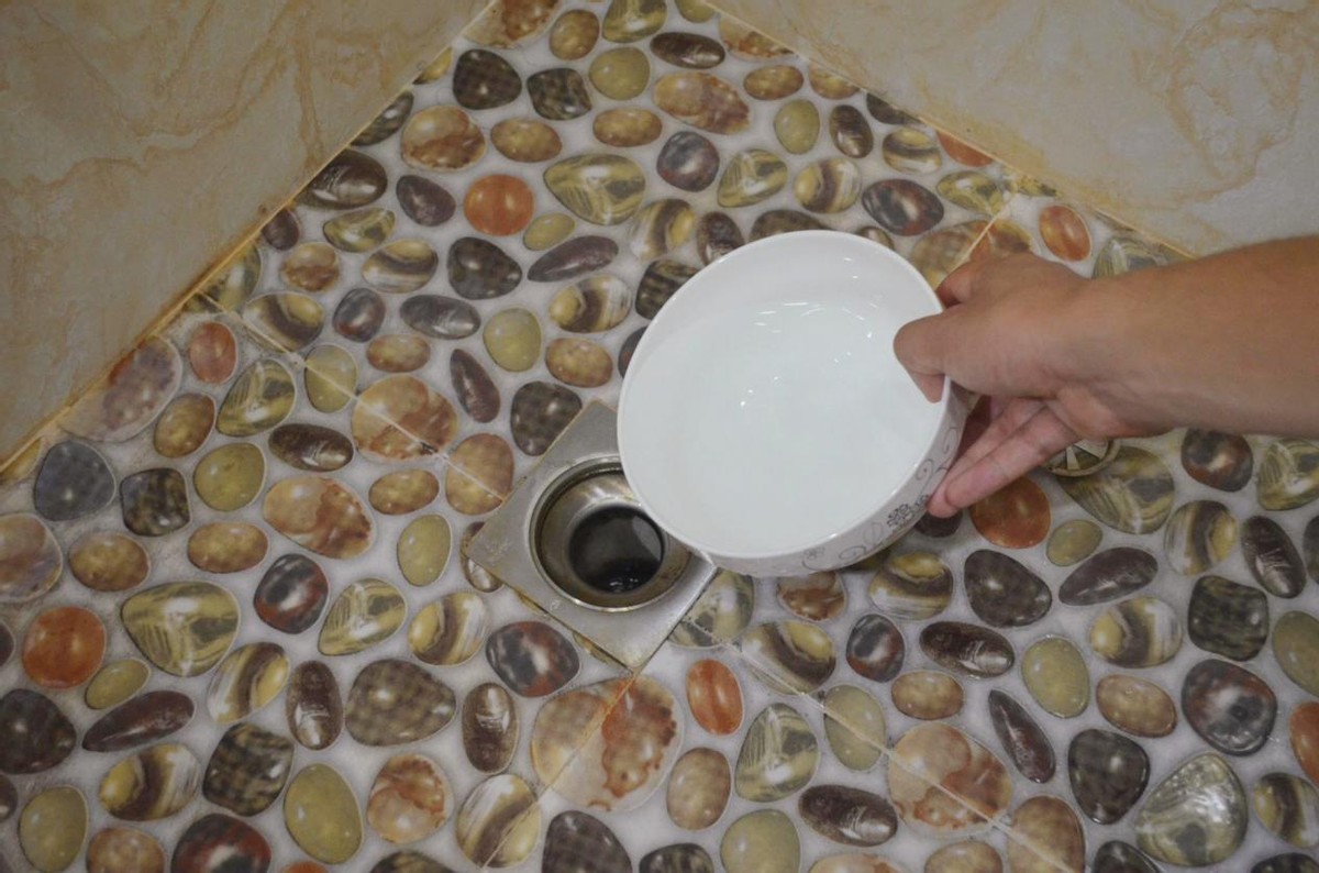 杀虫剂杀得了蟑螂吗,家里的蟑螂用杀虫剂都杀不死