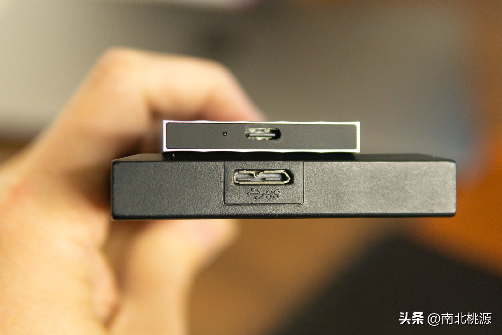 传输速度快的移动固态硬盘,耐用颜值高传输快的移动固态硬盘