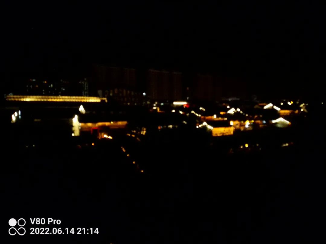 不到2000元买四部手机,不到2000块的旗舰机