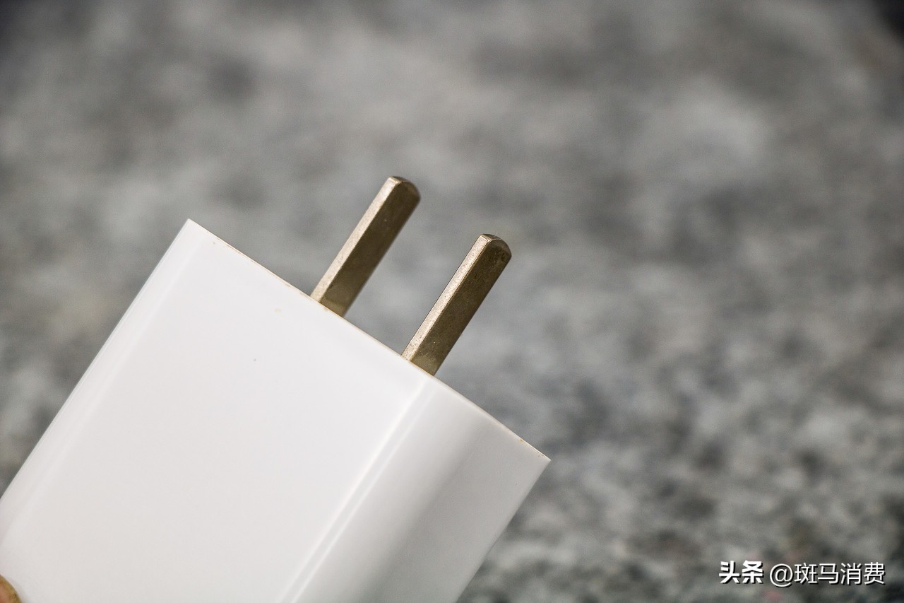 品胜和安克苹果快充哪个好,安克和品胜磁吸充电宝对比