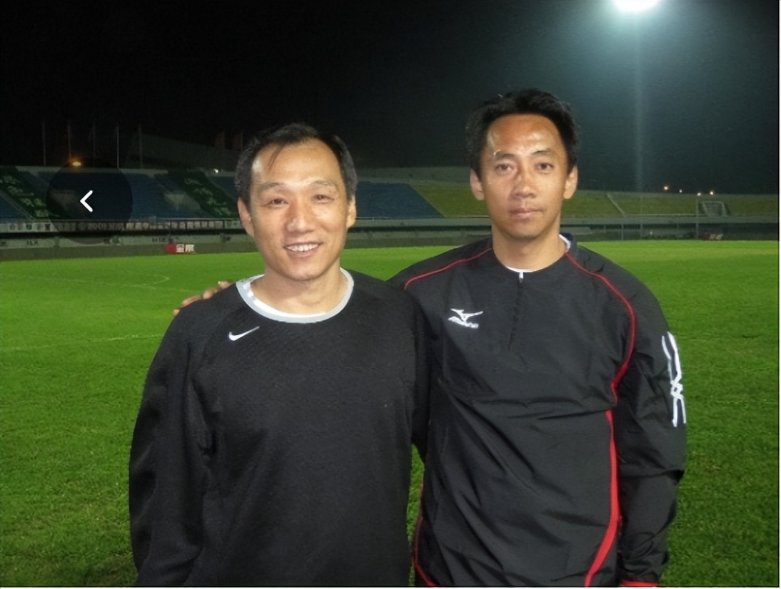 孙贤禄现状,前国脚孙贤禄和贝利互换球衣