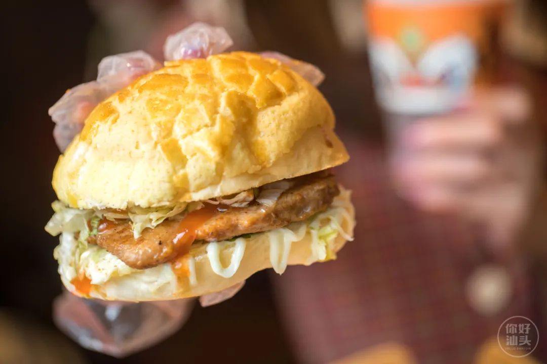 丹霞庄出现一个奇怪阿叔，一万块的店租竟卖起一元一只大鸡腿