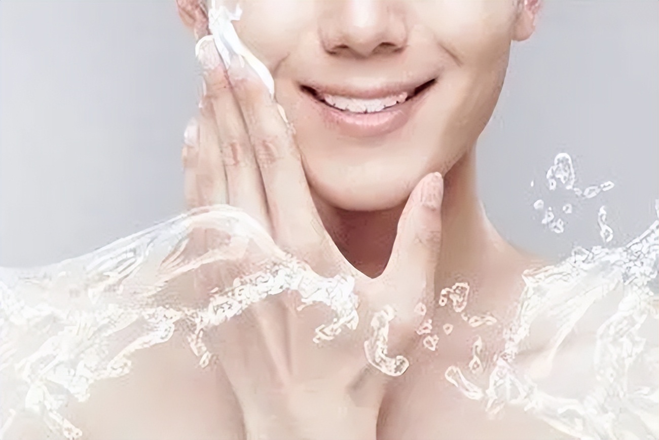 郑明明的抗皱霜真的好吗,郑明明抗皱精华产品效果是真的吗