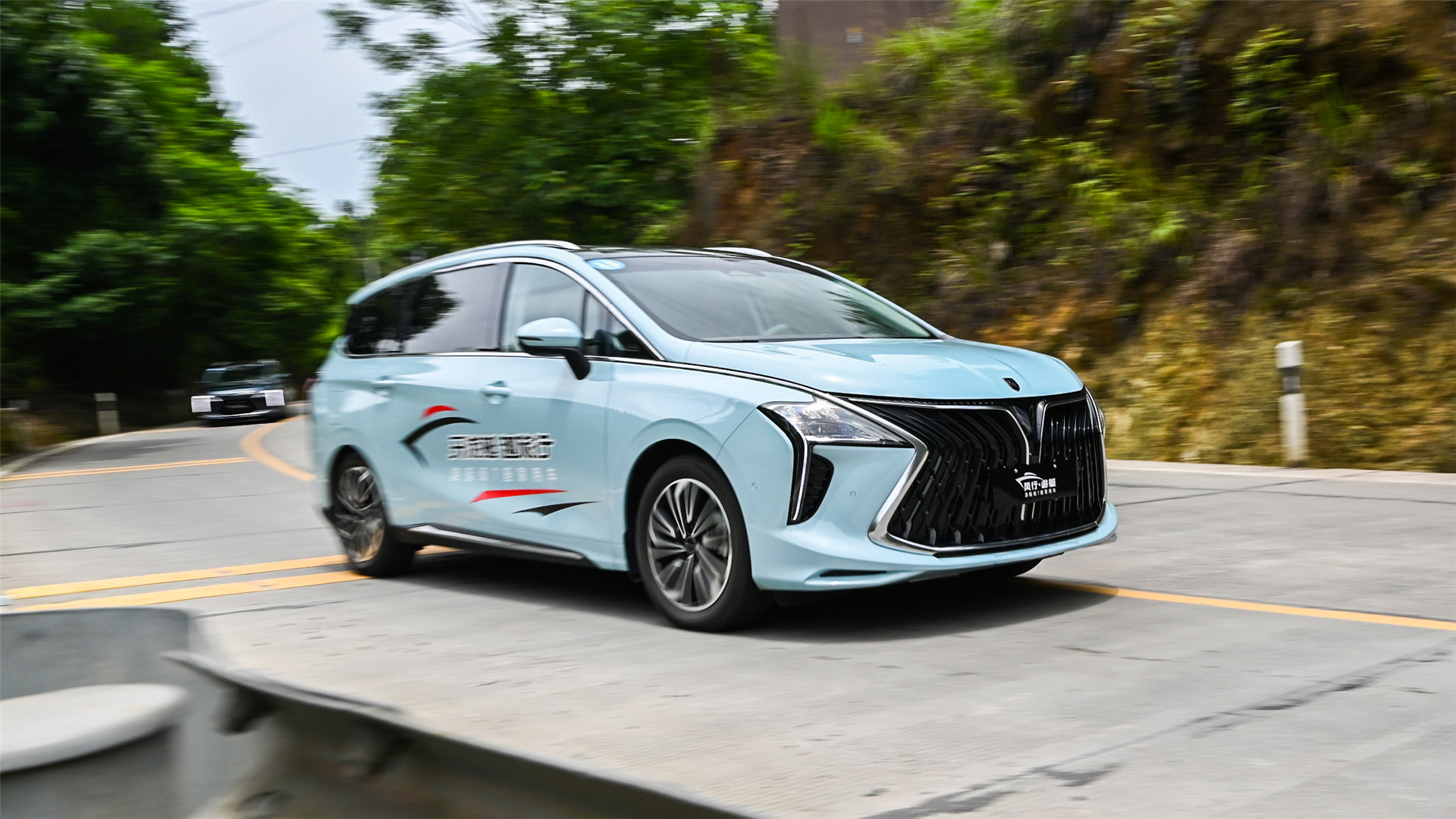 试驾风行游艇：配置控拒绝不了，三菱动力的高光时刻