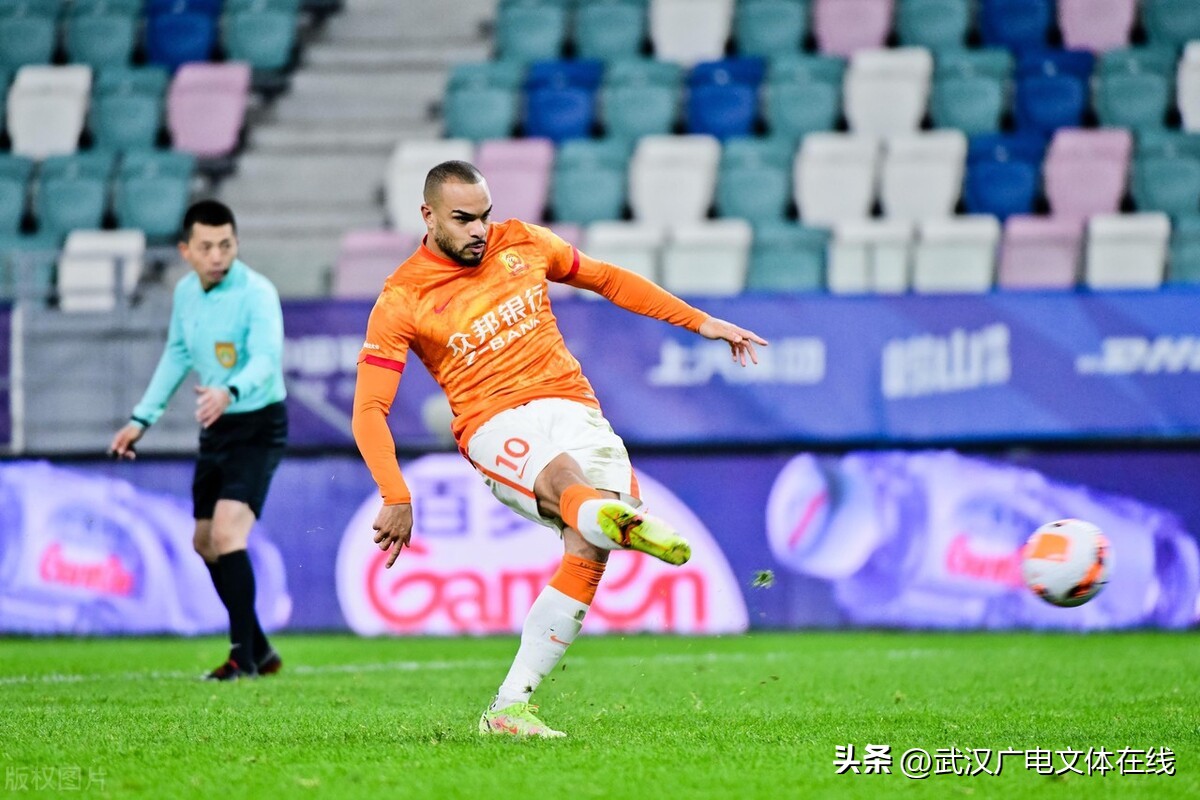 遗憾总是难免的!福布斯打进赛季第9球武汉长江1比3遭北京国安逆转