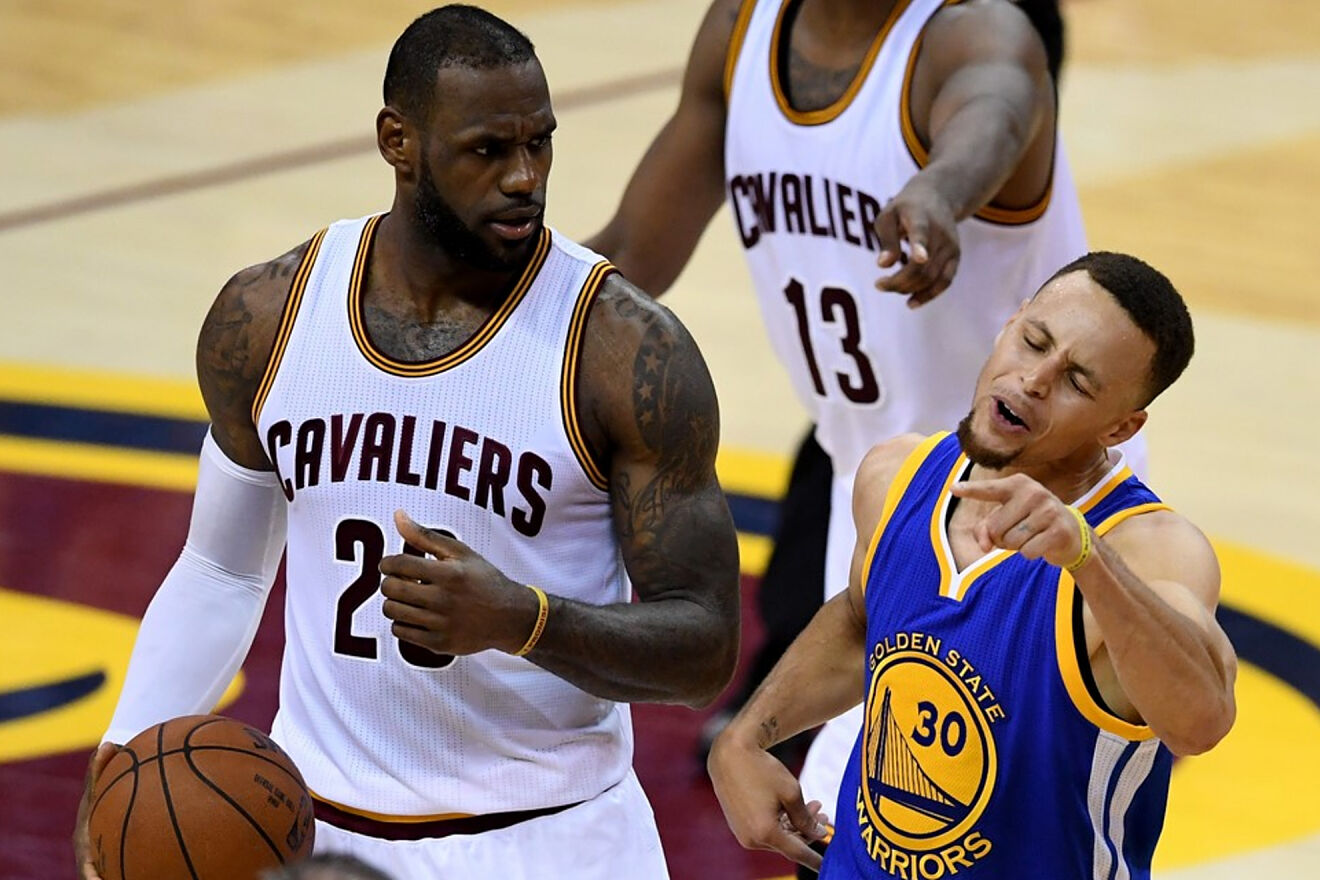 库里年薪五年2.01亿,库里年薪100万