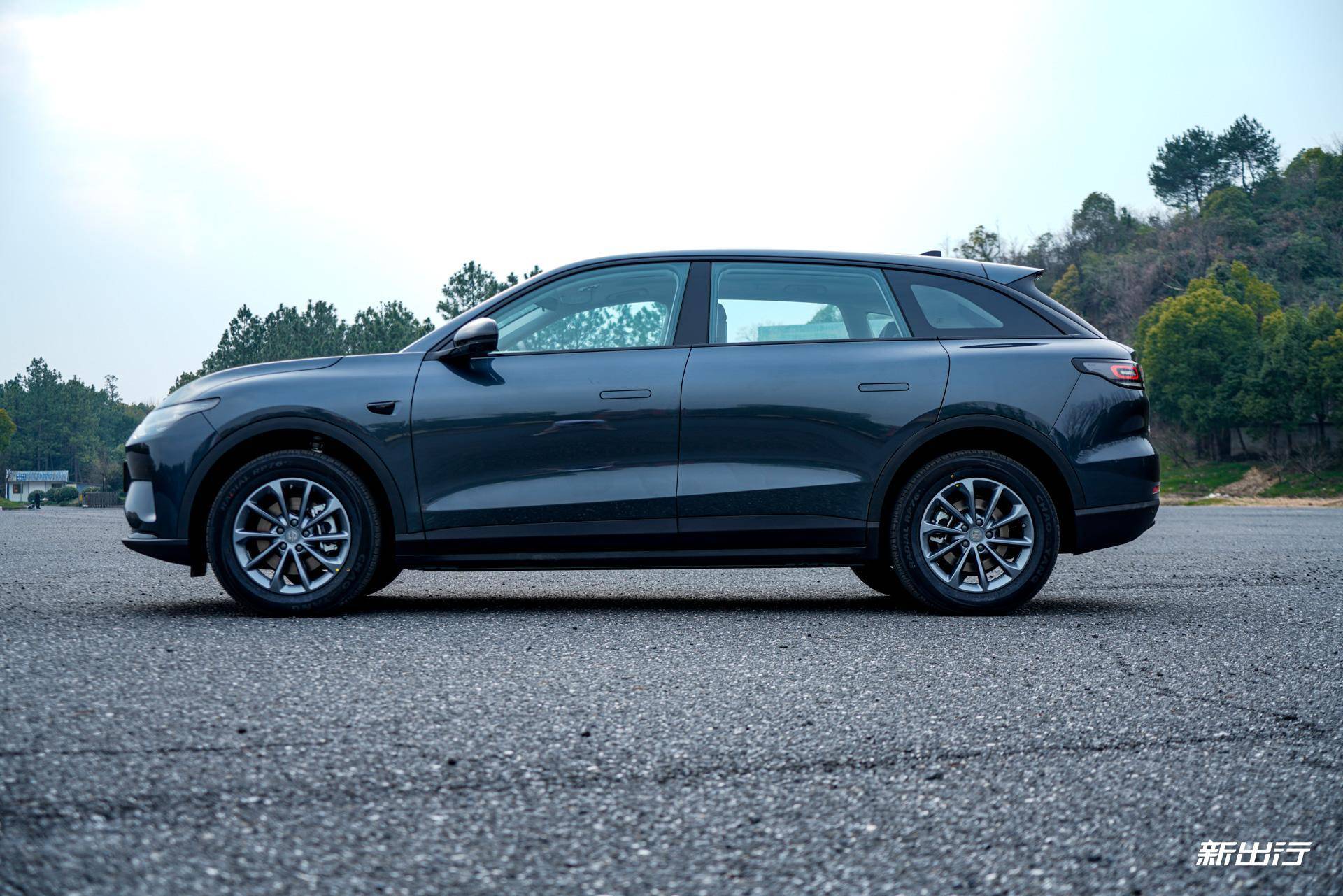 15万的中型SUV体验如何？静态实拍零跑23款C11