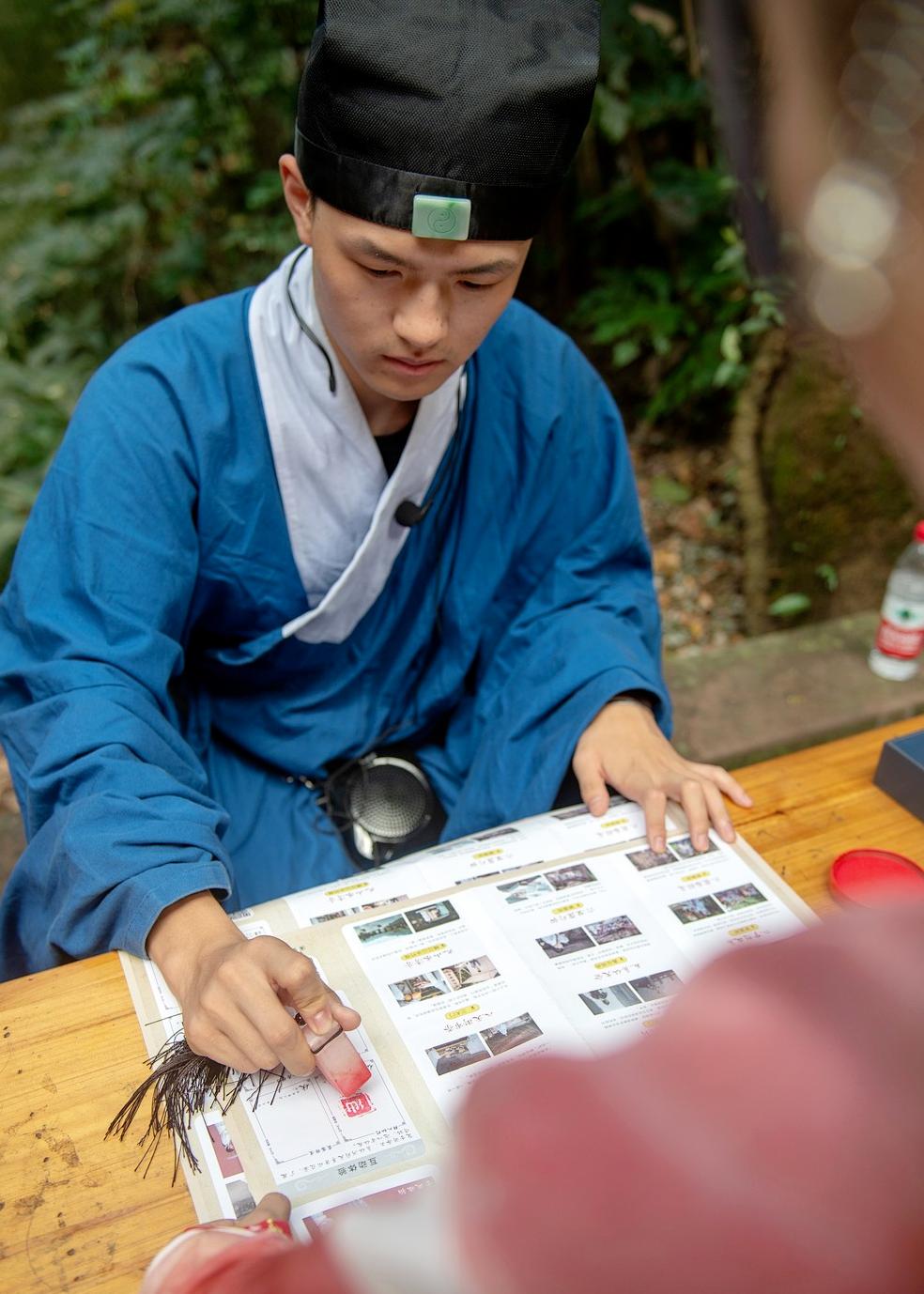 安徽齐云山夜爬攻略,安徽齐云山风景旅游攻略