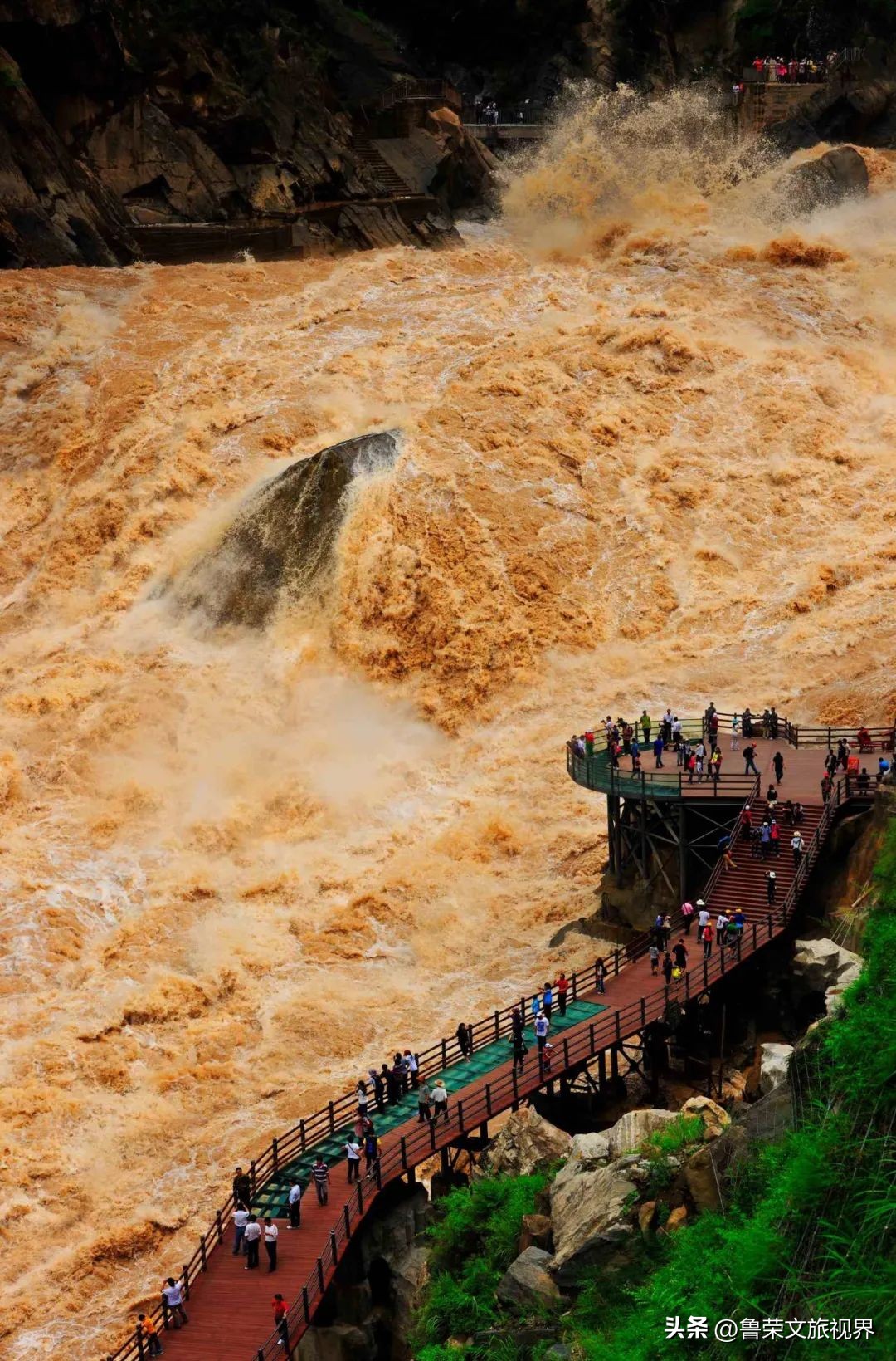 世界经典徒步线路,世界经典徒步线路虎跳峡