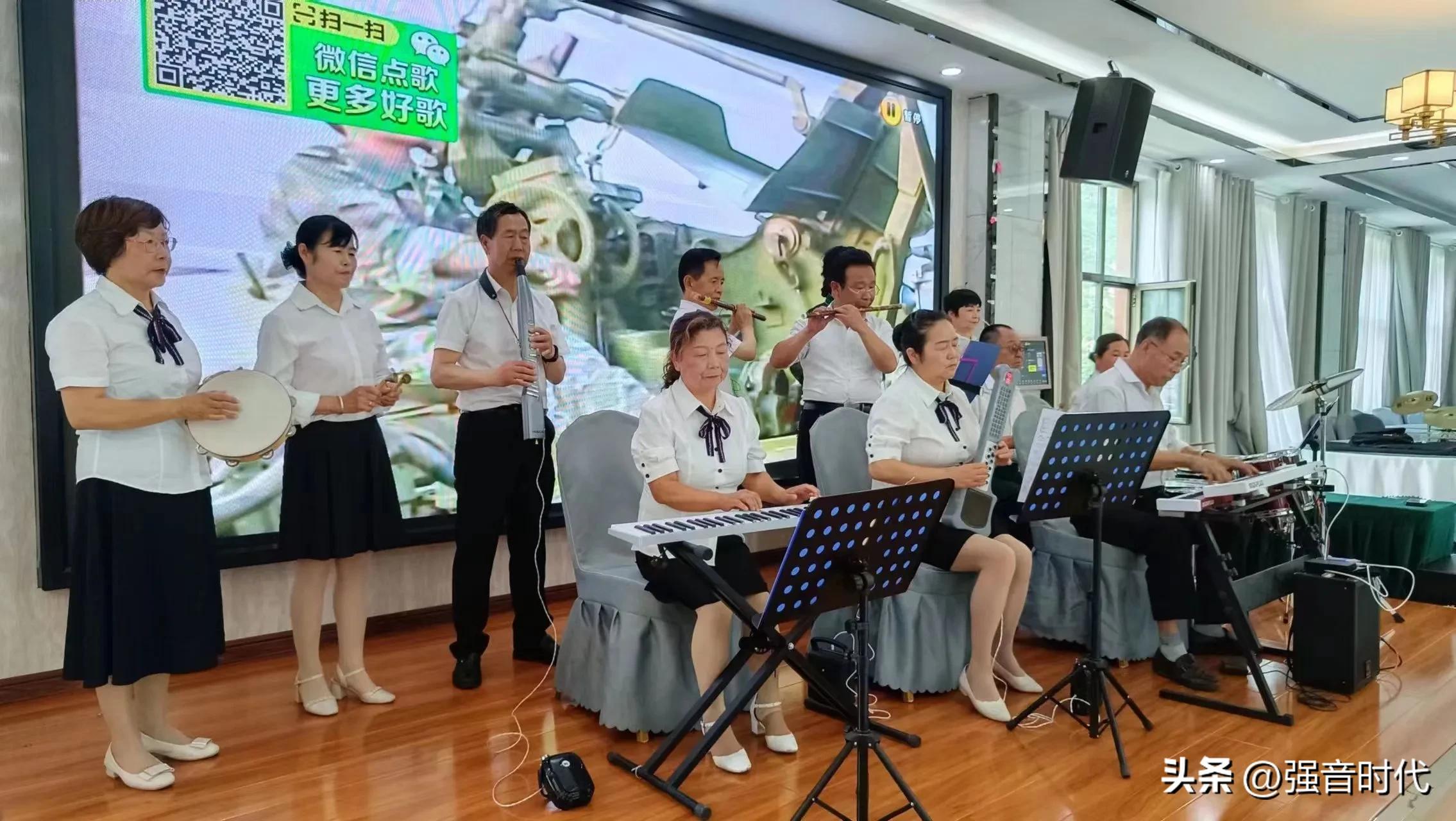 宕昌：七彩乐艺术团歌声嘹亮庆“八一”