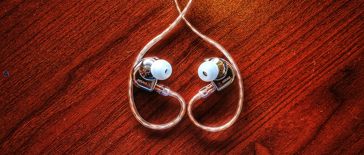 不到两百真无线耳机,不到两百的音响