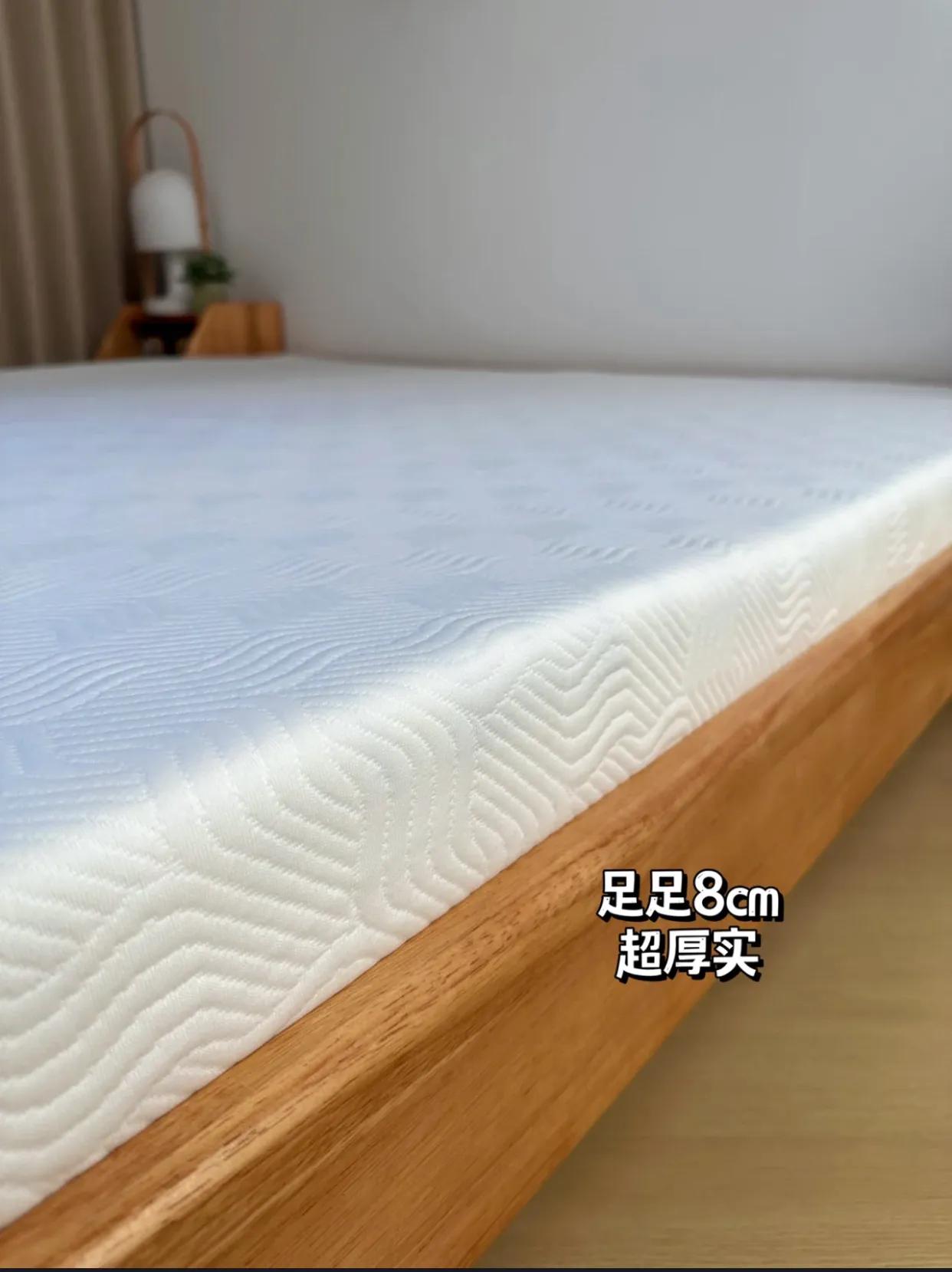 普通床垫和乳胶床垫哪个好,胶床垫和棕榈床垫到底哪个好