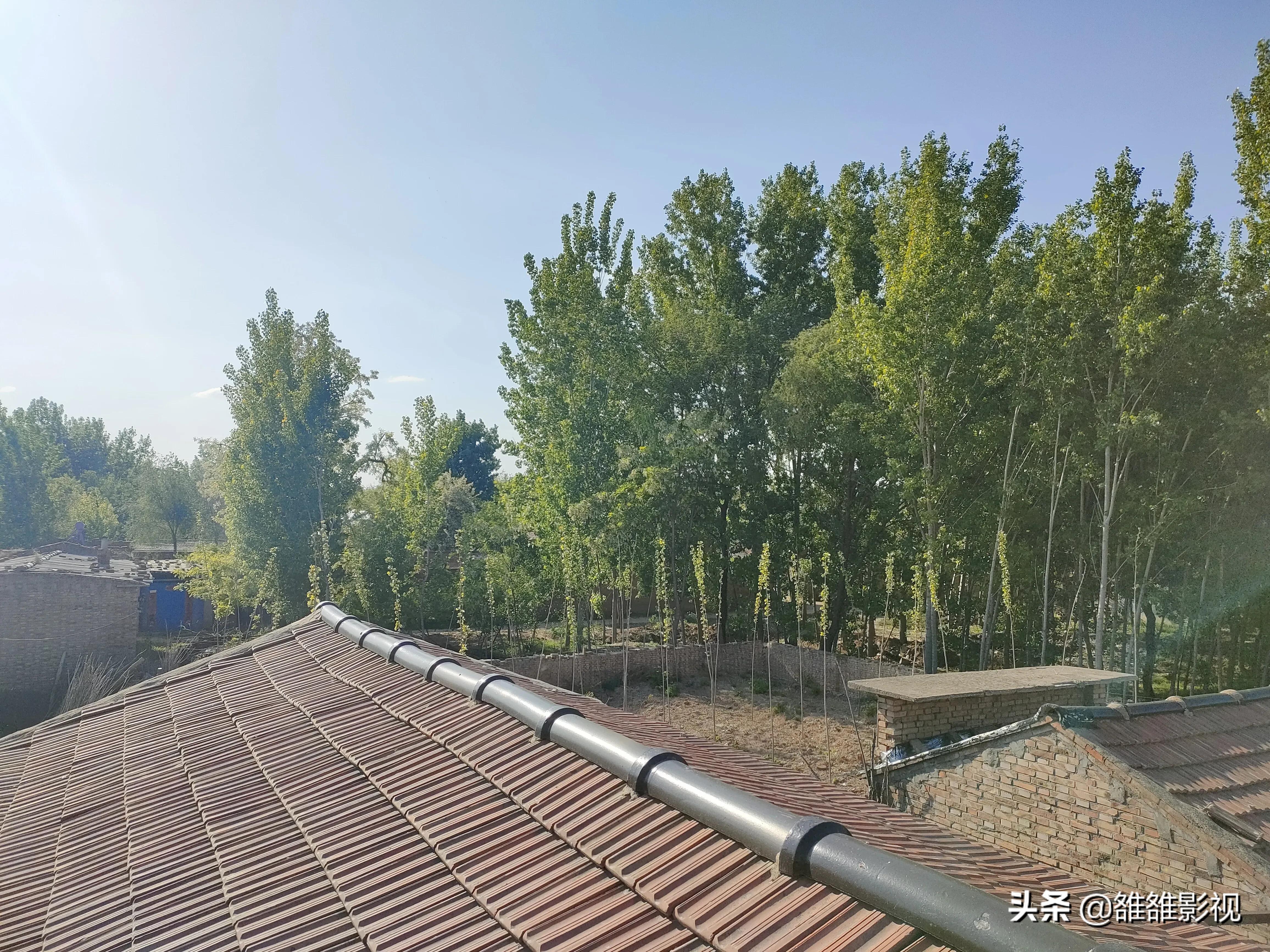 烟囱漏水严重，给它上个保护措施