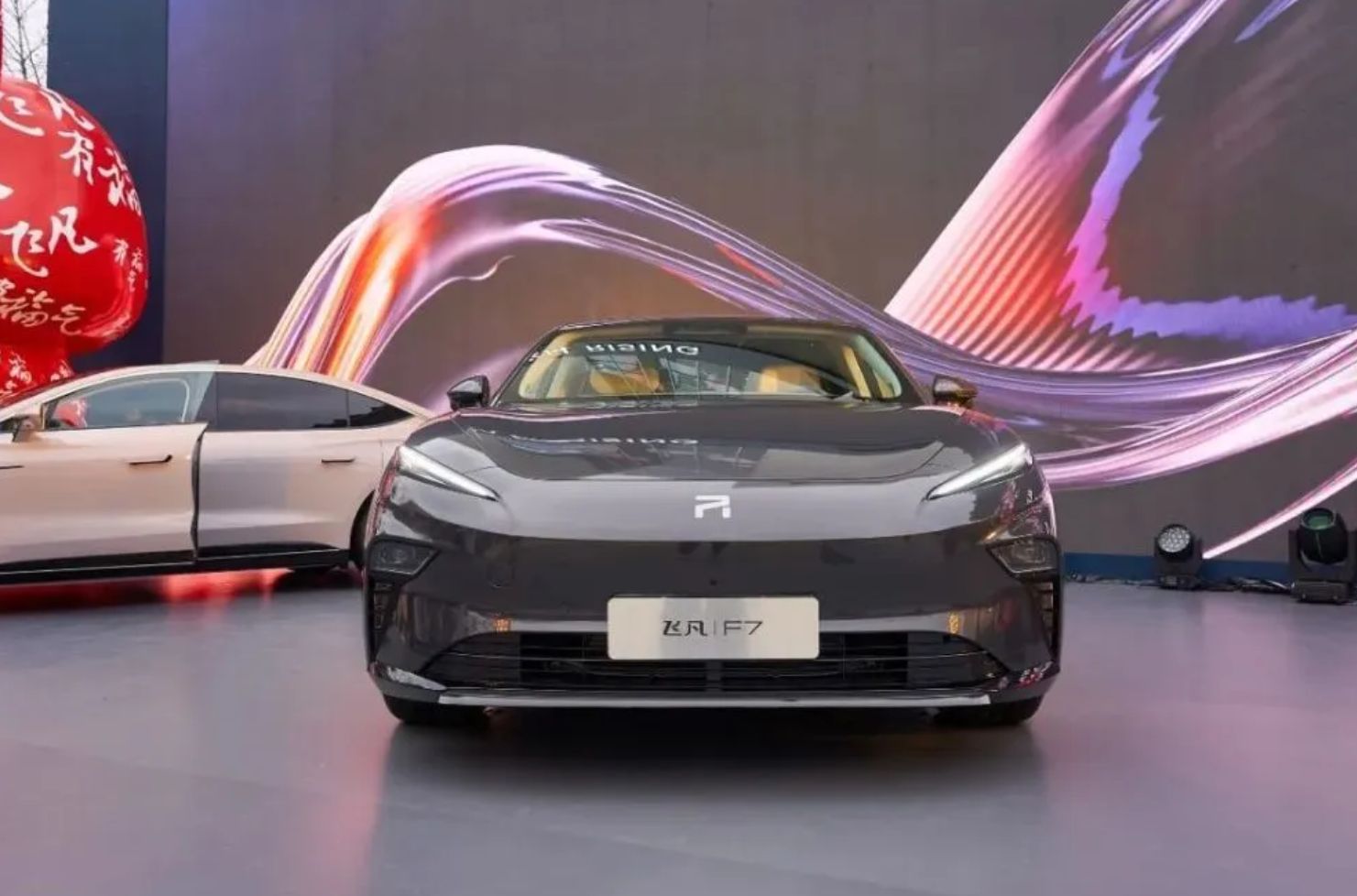 性能赛百万轿跑小鹏p7成操控之王,新能源车选小鹏p7智能轿跑