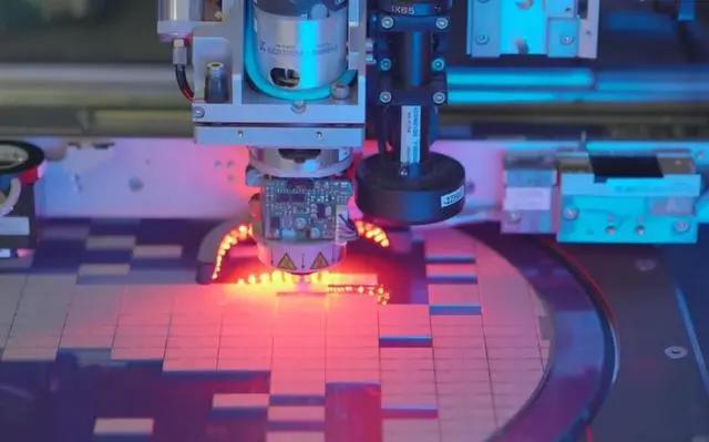 荷兰已经卖给中国光刻机了吗,美国荷兰光刻机