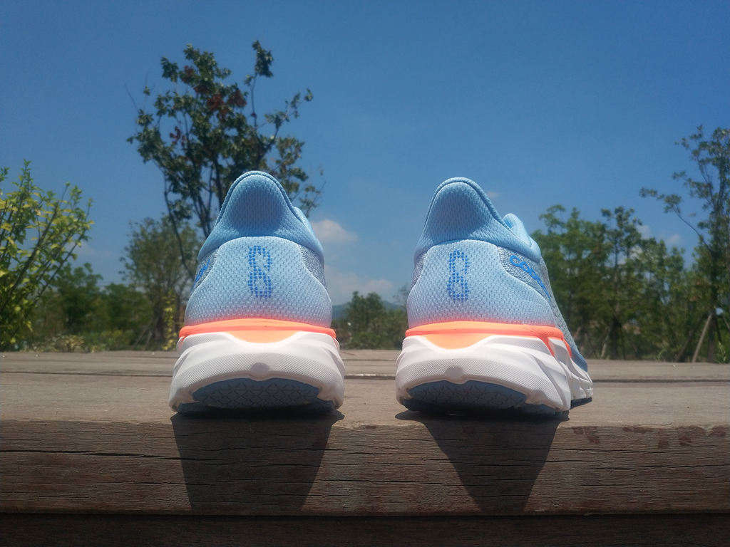 咕咚跑鞋逐日款,咕咚轻弹跑鞋