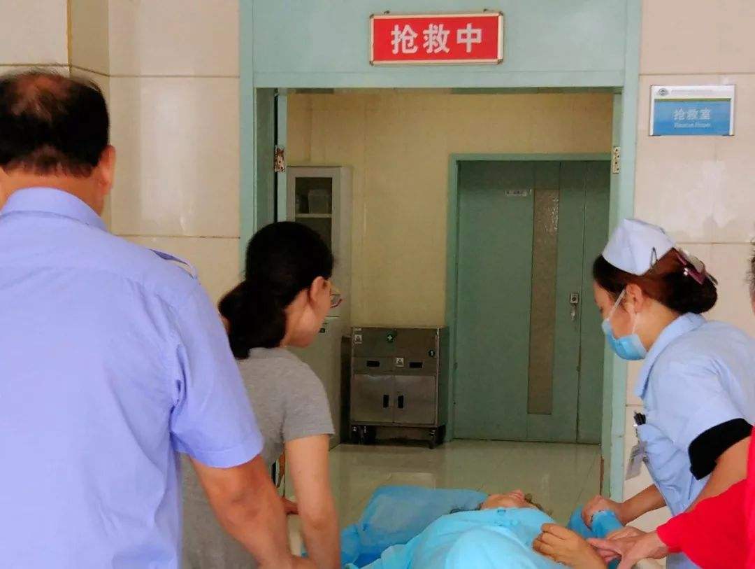 英国房东给中国小伙免租八年,英国房东为中国小伙免租8年