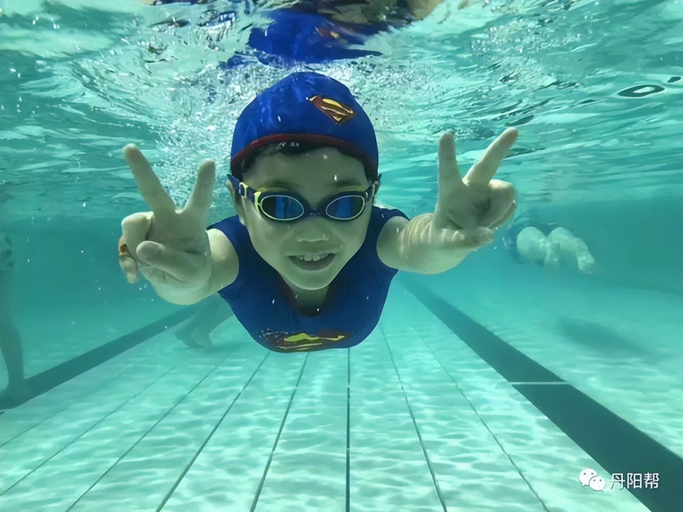 200多名孩子泳池游泳感染hpv病毒,浙江一10岁男孩上游泳课感染hpv