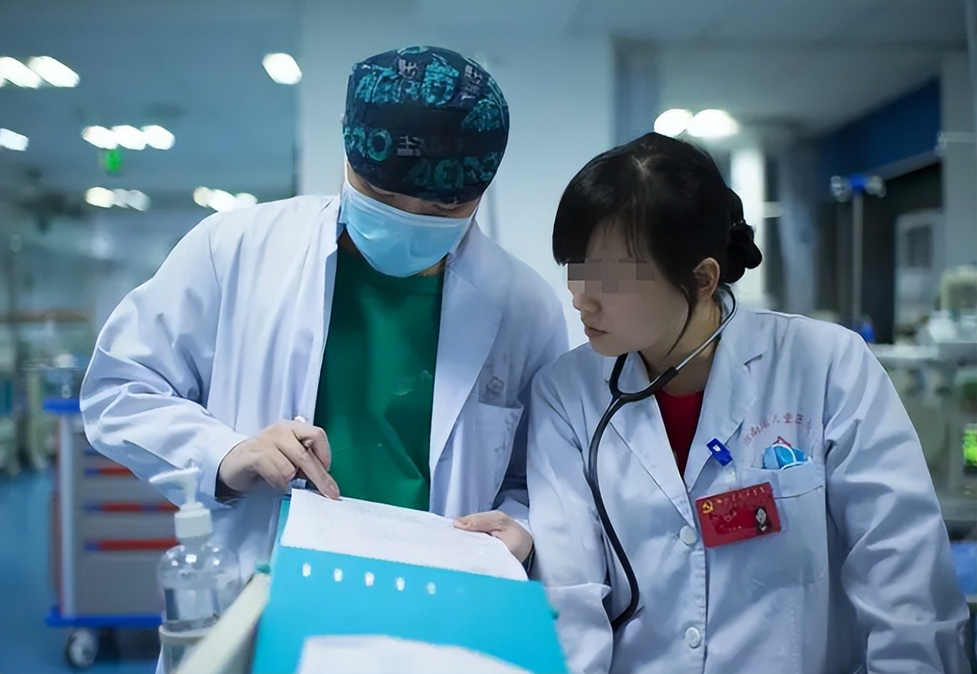 陕西男子一连三天梦见亡妻求救,男子十天连续梦见亡妻打开棺木