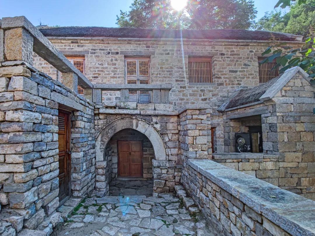 济南夜市网红打卡地点,济南网红打卡地经三路