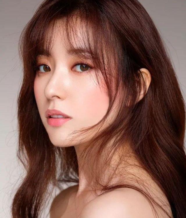 韩孝周写真时尚芭莎,韩孝周街拍图片