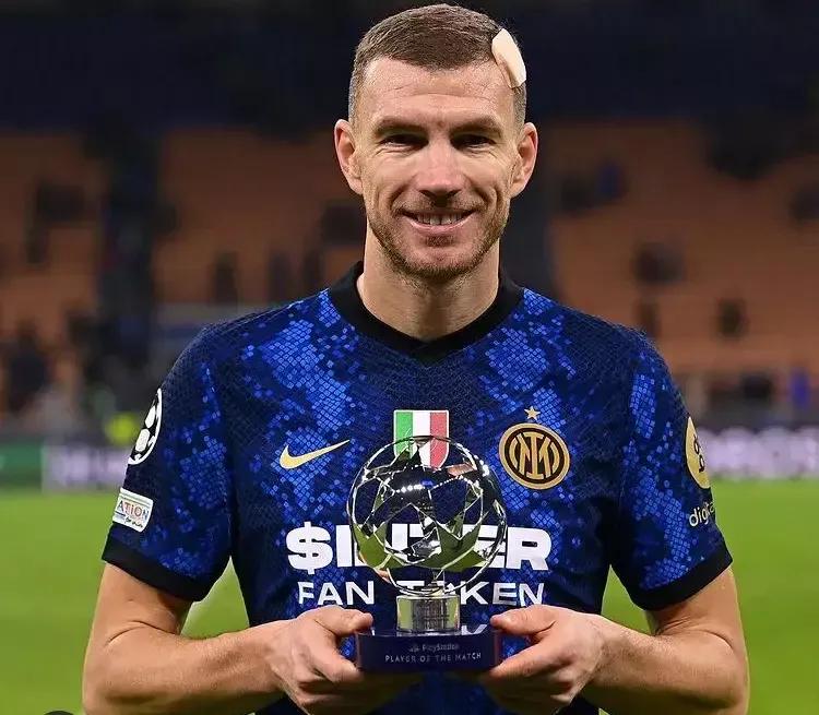 马洛塔第一经理人,马洛塔签约曼联