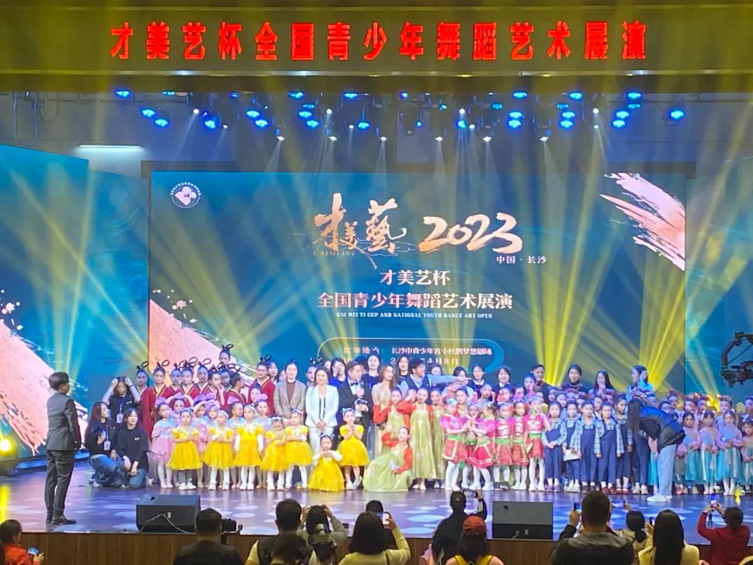 切割灯和面光灯哪个效果好,580w照明灯