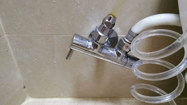 集成墙板龙骨用什么材料,装饰板龙骨是什么材质的