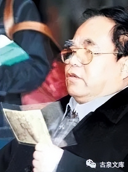 苍苔古道行应遍落木寒泉听不穷