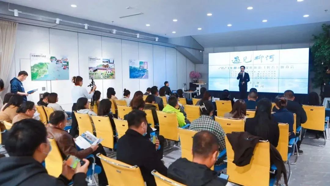 相见恨晚这首歌完整版,原汁原味古色古香的一座小城