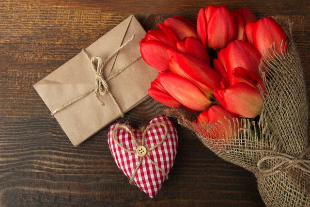 刚谈恋爱时送花说什么,什么时候给女朋友送花最合适