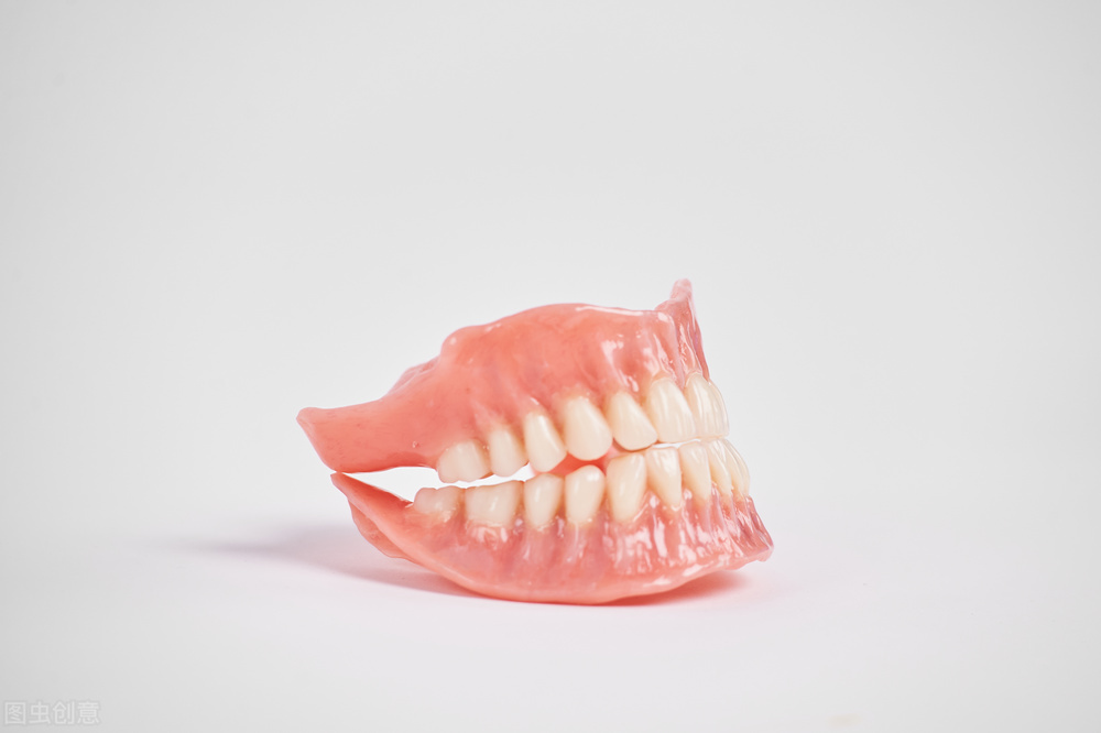 牙齿缺了一小块怎么办需要做牙冠,牙齿缺了一个角碰冷水会痛怎么办