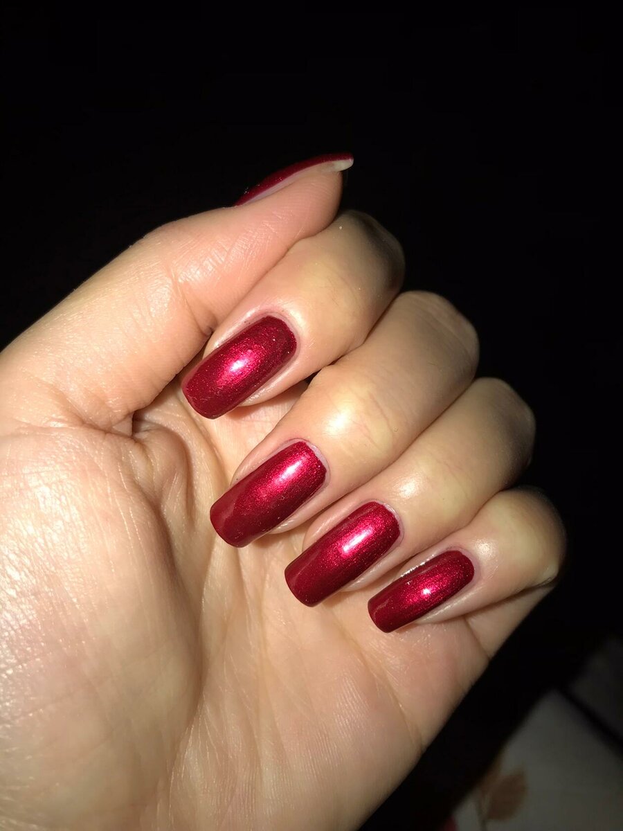 指甲有凹凸的波浪纹是什么原因,指甲渐变有条纹怎么解决