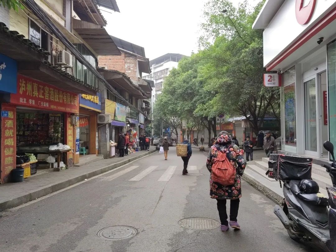 2元轮渡、怀旧老街……这里藏着难得一见的老重庆韵味