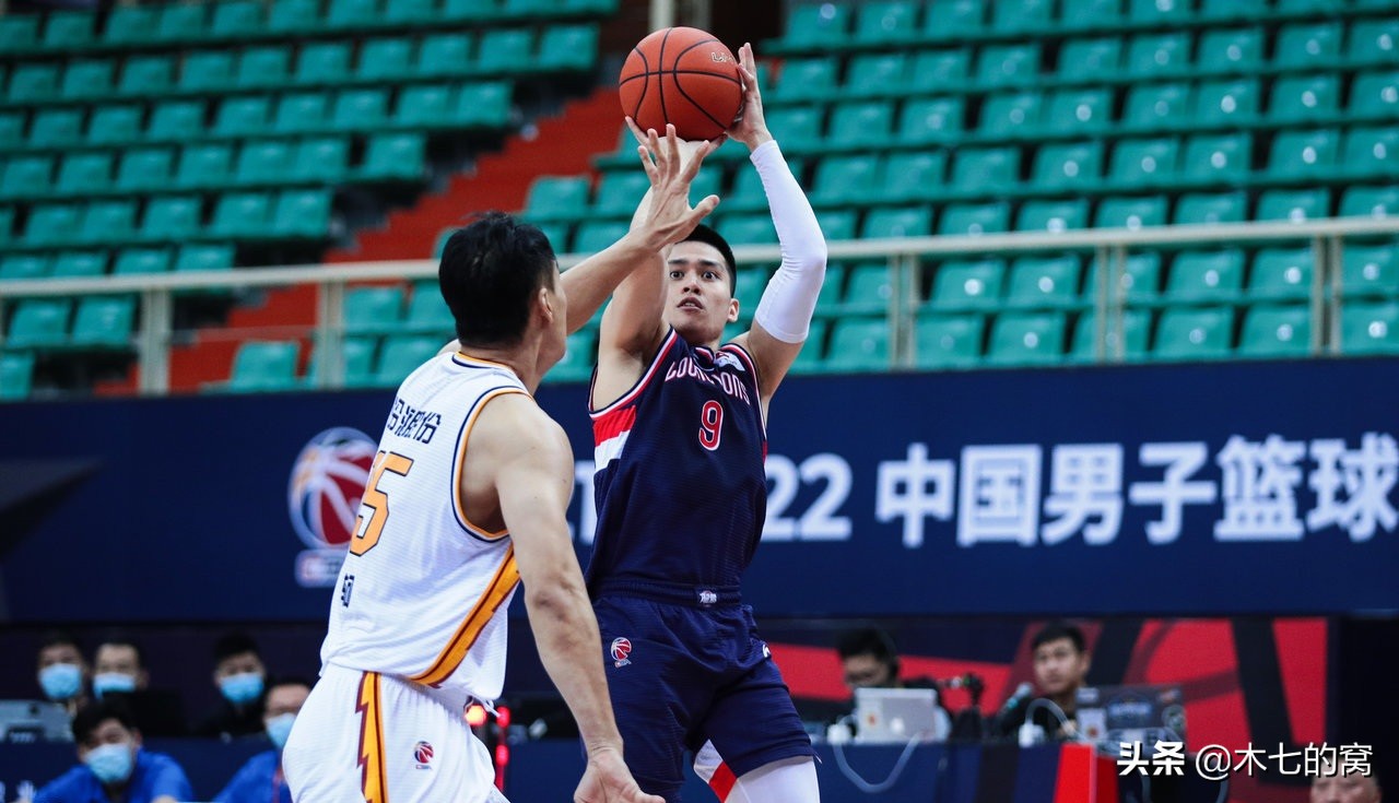 库里试探步弧顶三分,库里的三分纪录总结