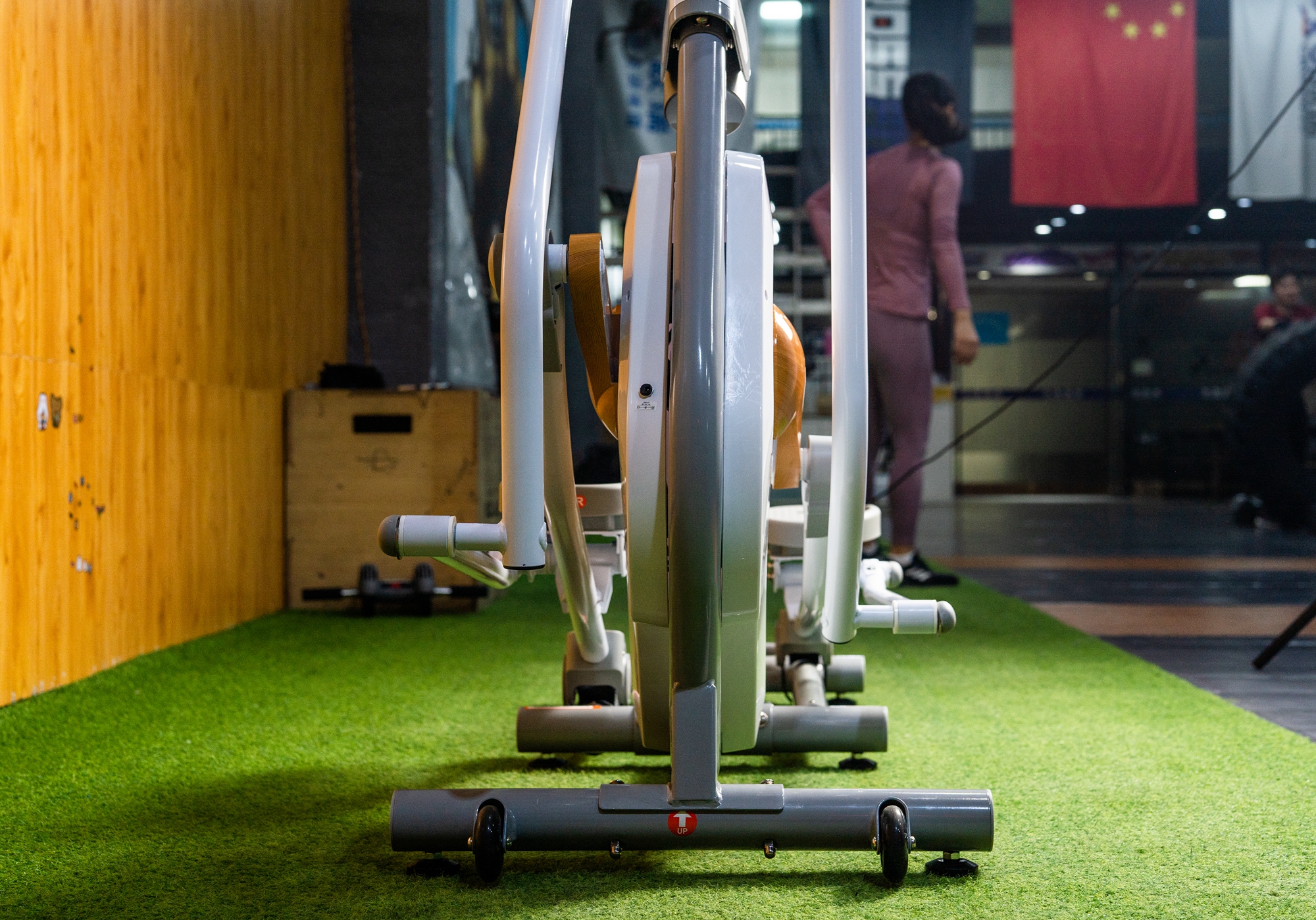 椭圆机相对跑步机的好处,椭圆机跑步机运动效果一样吗