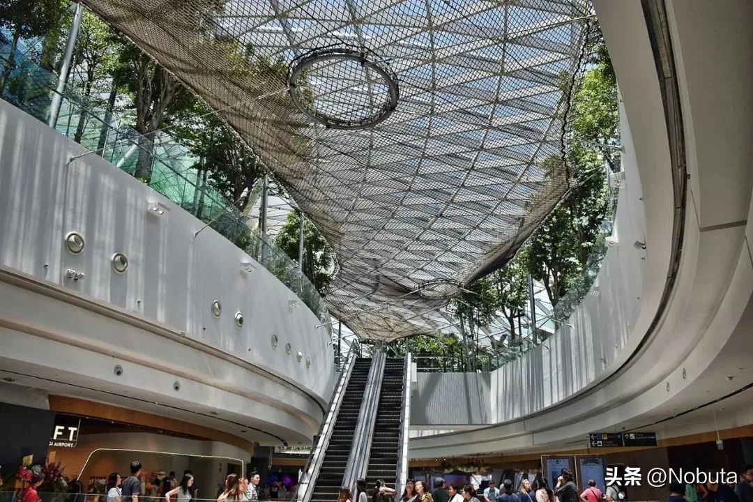 这样的飞机你敢坐吗,令人震撼的机场