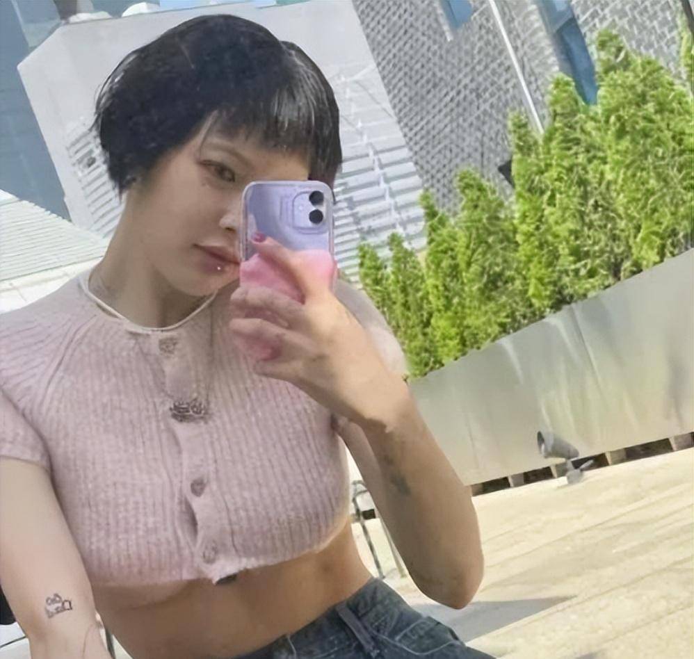 jennie韩国女穿搭,韩国女星jennie穿搭