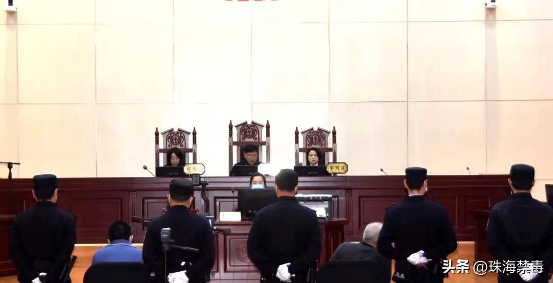 家庭主妇“兼职”贩毒，还把卫生间改成吸毒室...