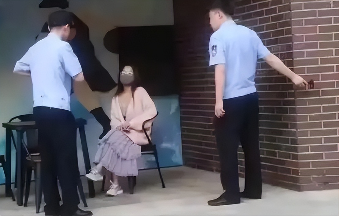 只因一句话，天津女大学生往同学头上扣饭，随后该女私生活被人肉