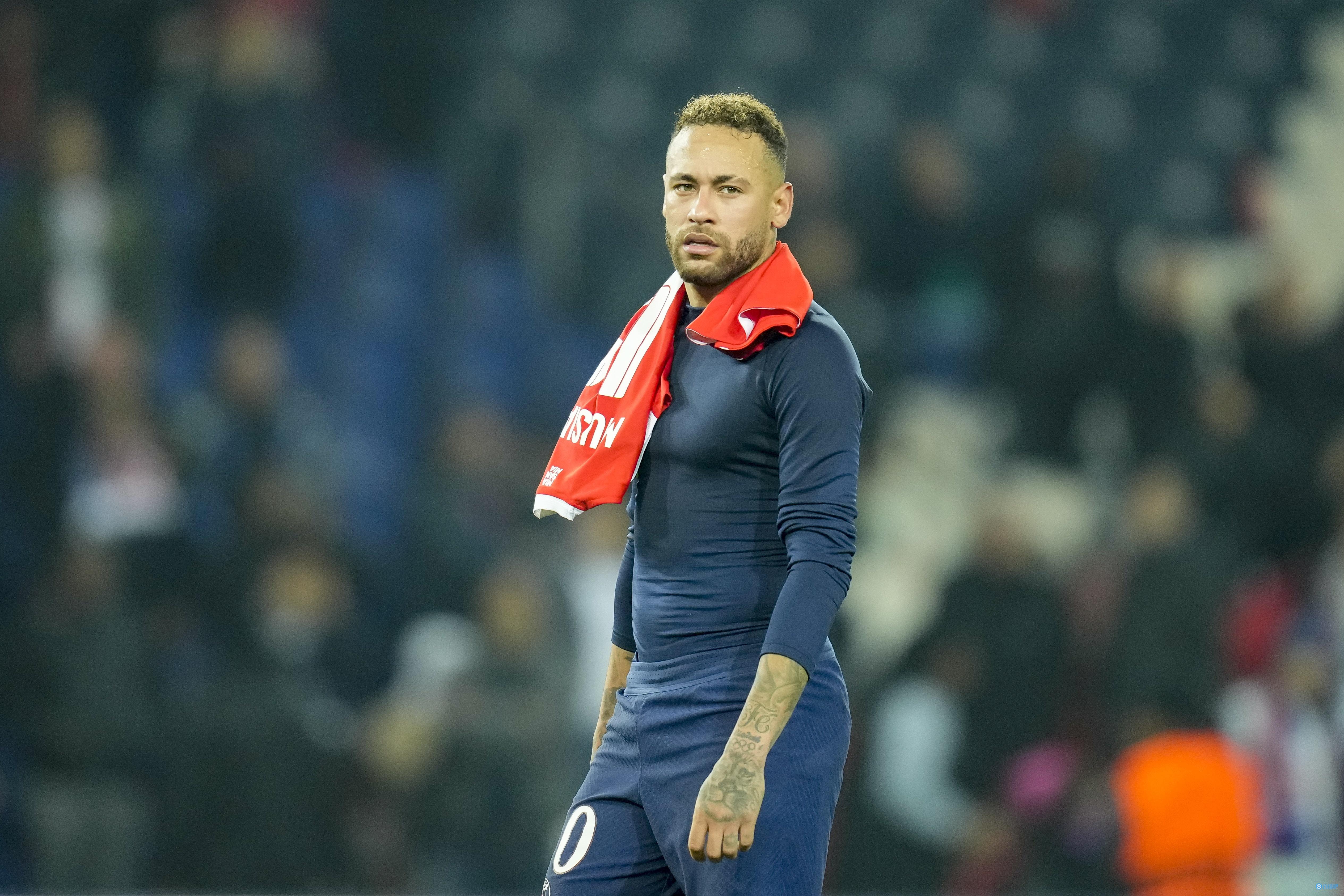 内马尔看起来很瘦弱,内马尔颜值巅峰无人知老来发福