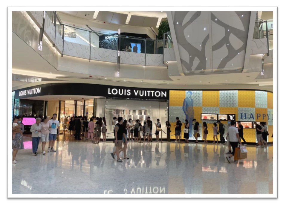 车水马龙的上海终将回归，奢侈品消费排长队还会再现吗？