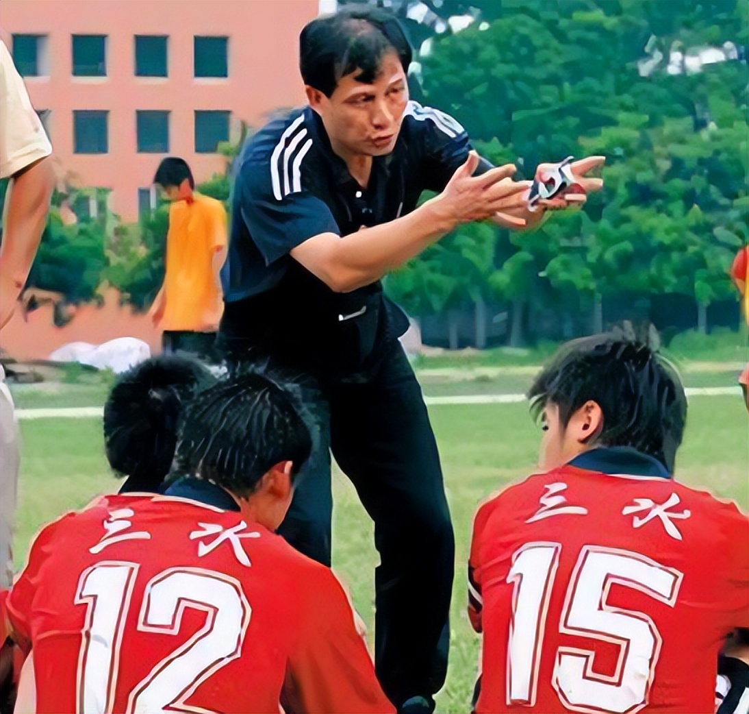 古广明被谁踢断了腿,古广明被踢断腿的比赛