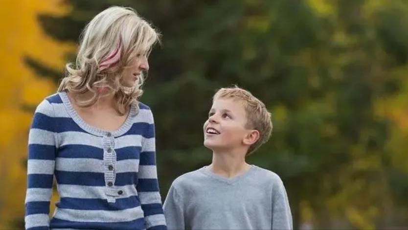 单亲家庭长大的孩子性格有问题,单亲家庭孩子两种人格