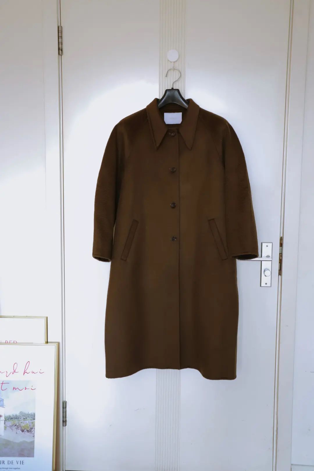 这件大衣，穿很多年都不会过时，时髦不费力，复古又优雅