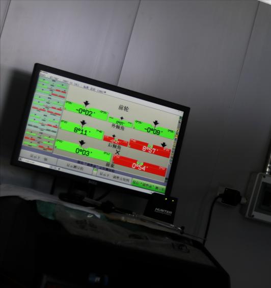 奥迪q7报废厂,老款奥迪q7出车祸